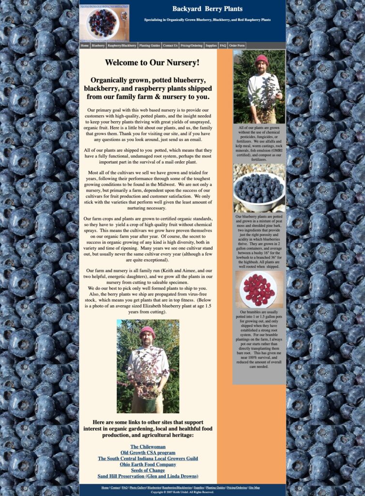 The Backyard Berry Plants homepage in 2008, a hand-built site with a navy header, a bowl of mixed berries, and photos of potted plants from the farm